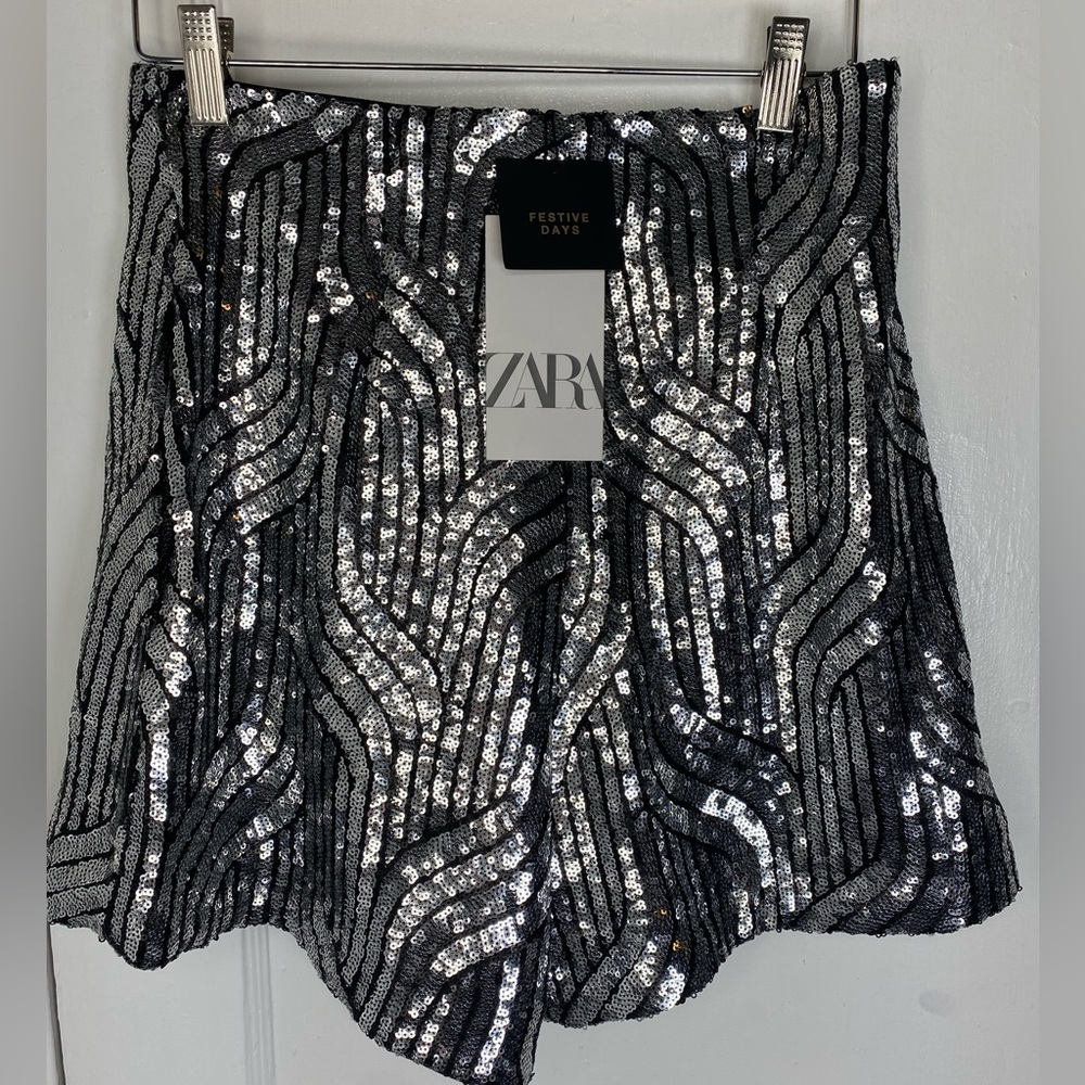 Zara NWT Black and Silver Sequin Shorts with Pockets - Picture 5 of 7